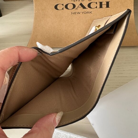 Coach Snap Wallet With Dancing Kitten - Picture 5 of 6